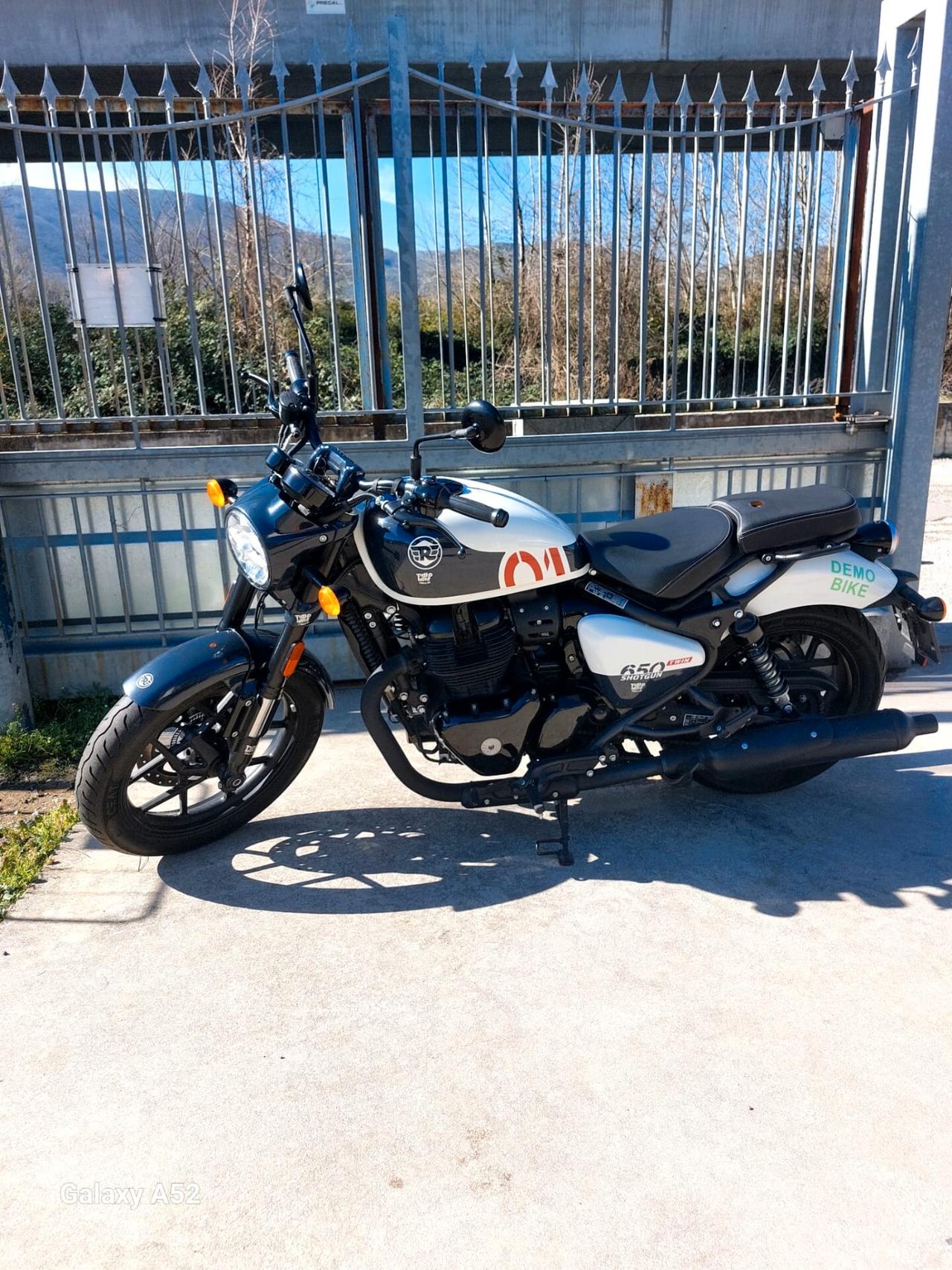 Royal Enfield Shotgun