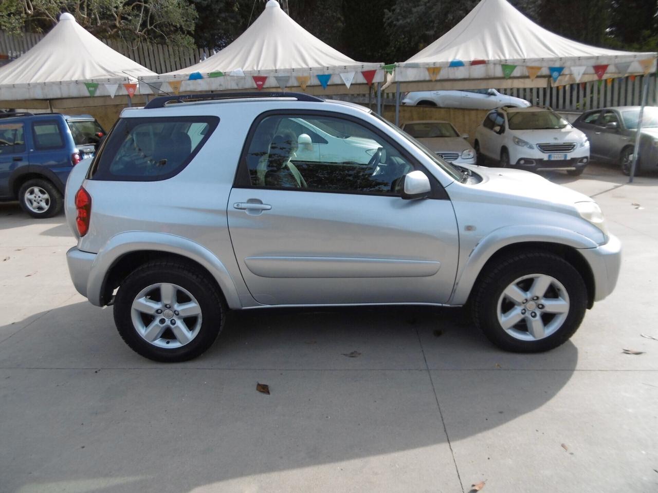 Toyota RAV 4 RAV4 2.0 Tdi D-4D cat 3 porte Sol