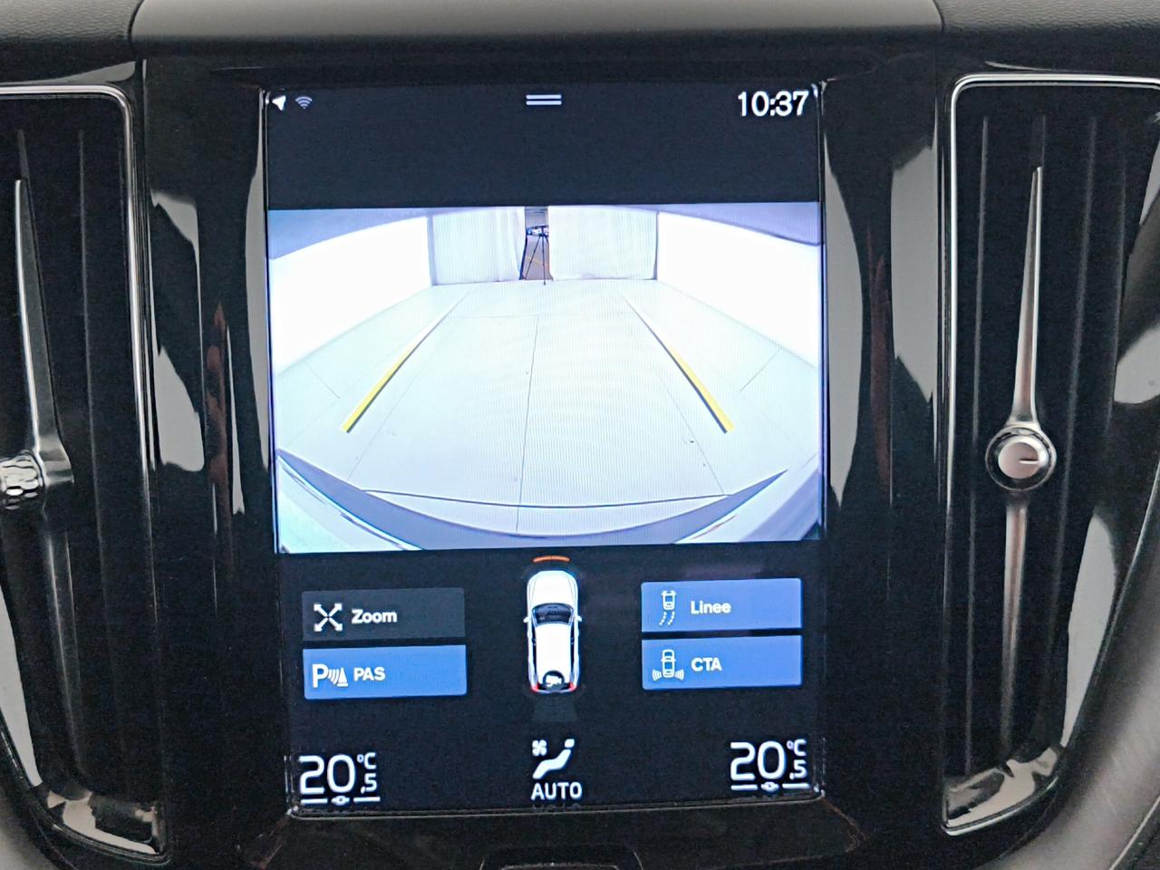 Volvo XC60 2.0 b4 Momentum Pro awd