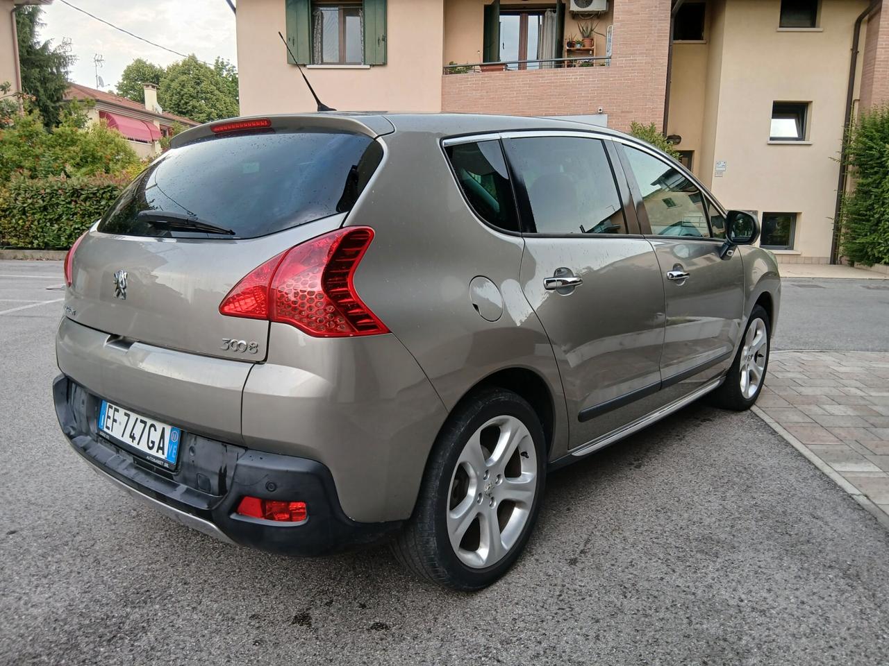 Peugeot 3008 1.6 HDi 112CV Allure Full Optional in pronta consegna