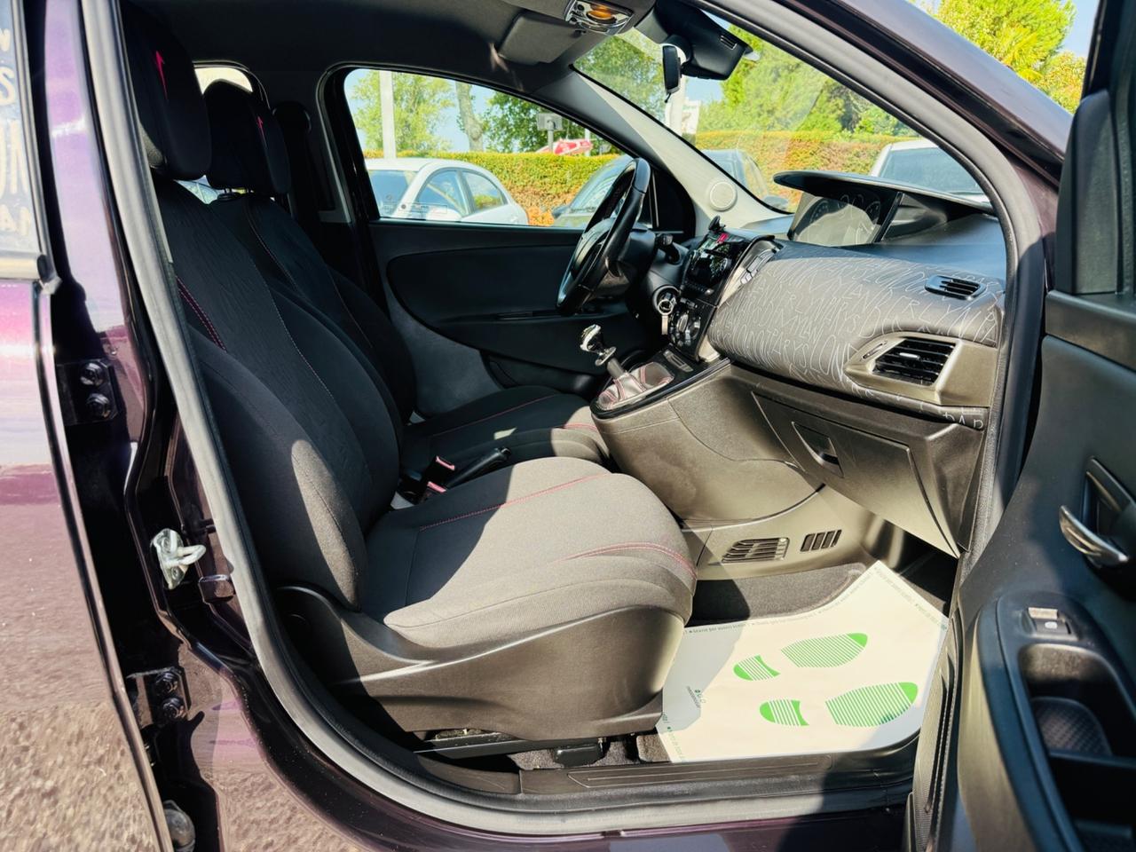 Lancia Ypsilon 0.9 TwinAir 85 CV 5 porte Metano Ecochic Elefantino