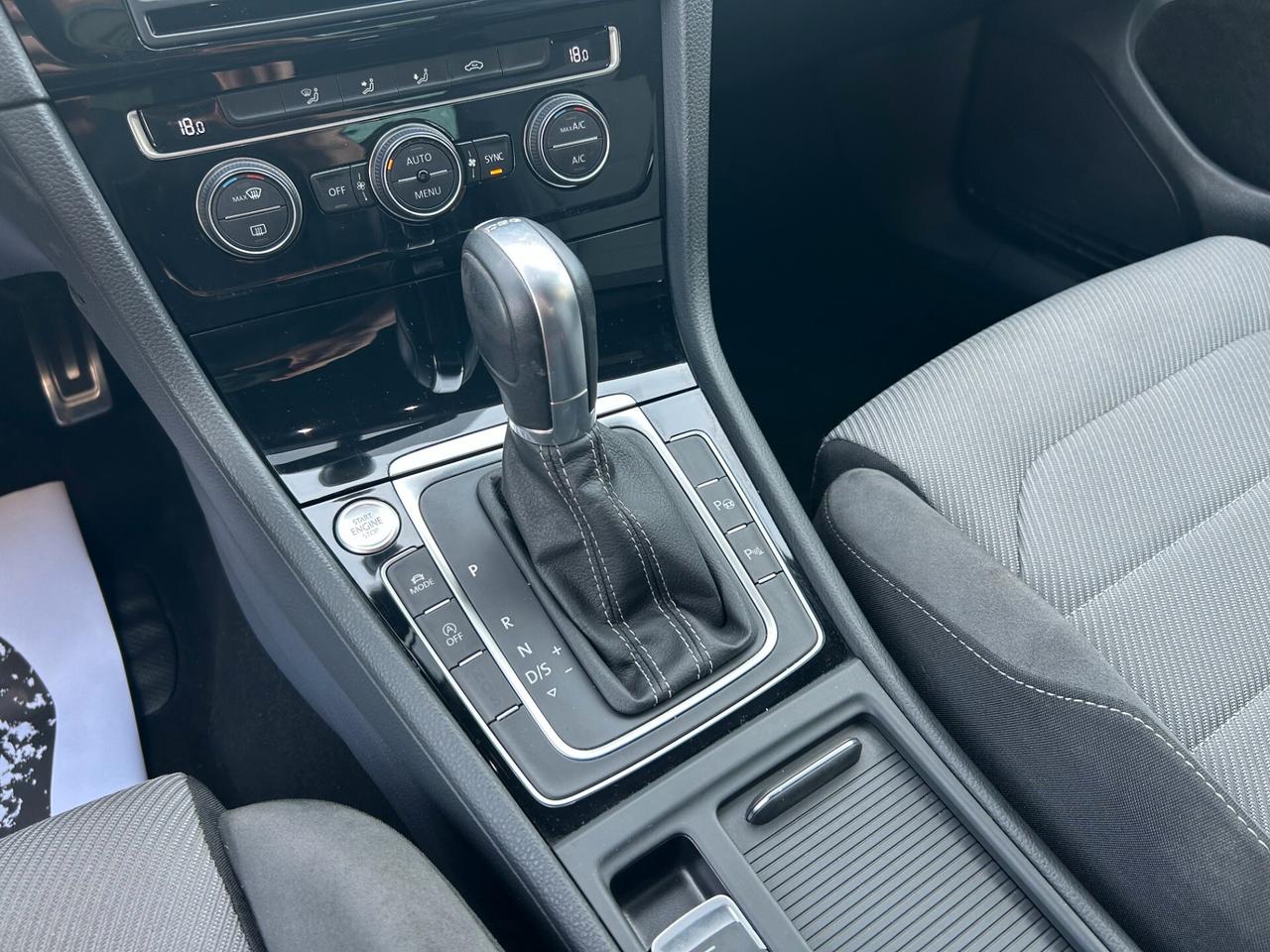 Volkswagen GOLF 7 3p 2.0 tdi Highline 150cv dsg