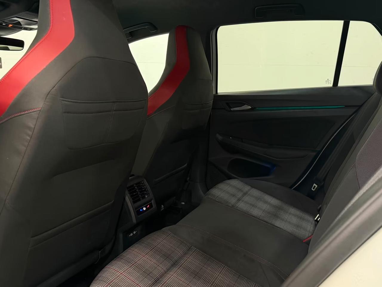 Volkswagen Golf GTI 2.0 TSI DSG 19" BLACK STYLE