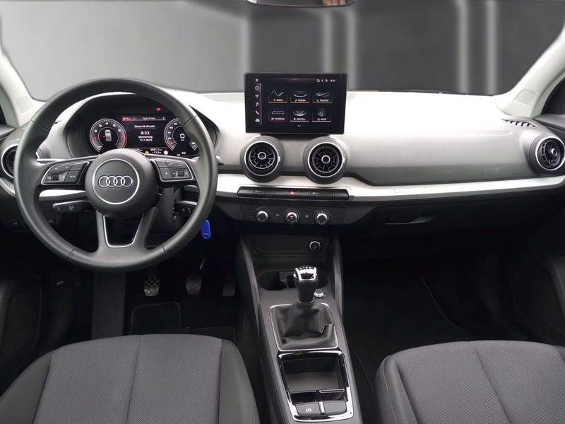 Audi Q2 Q2 30 TFSI Business Advanced LED PDC COCKPIT