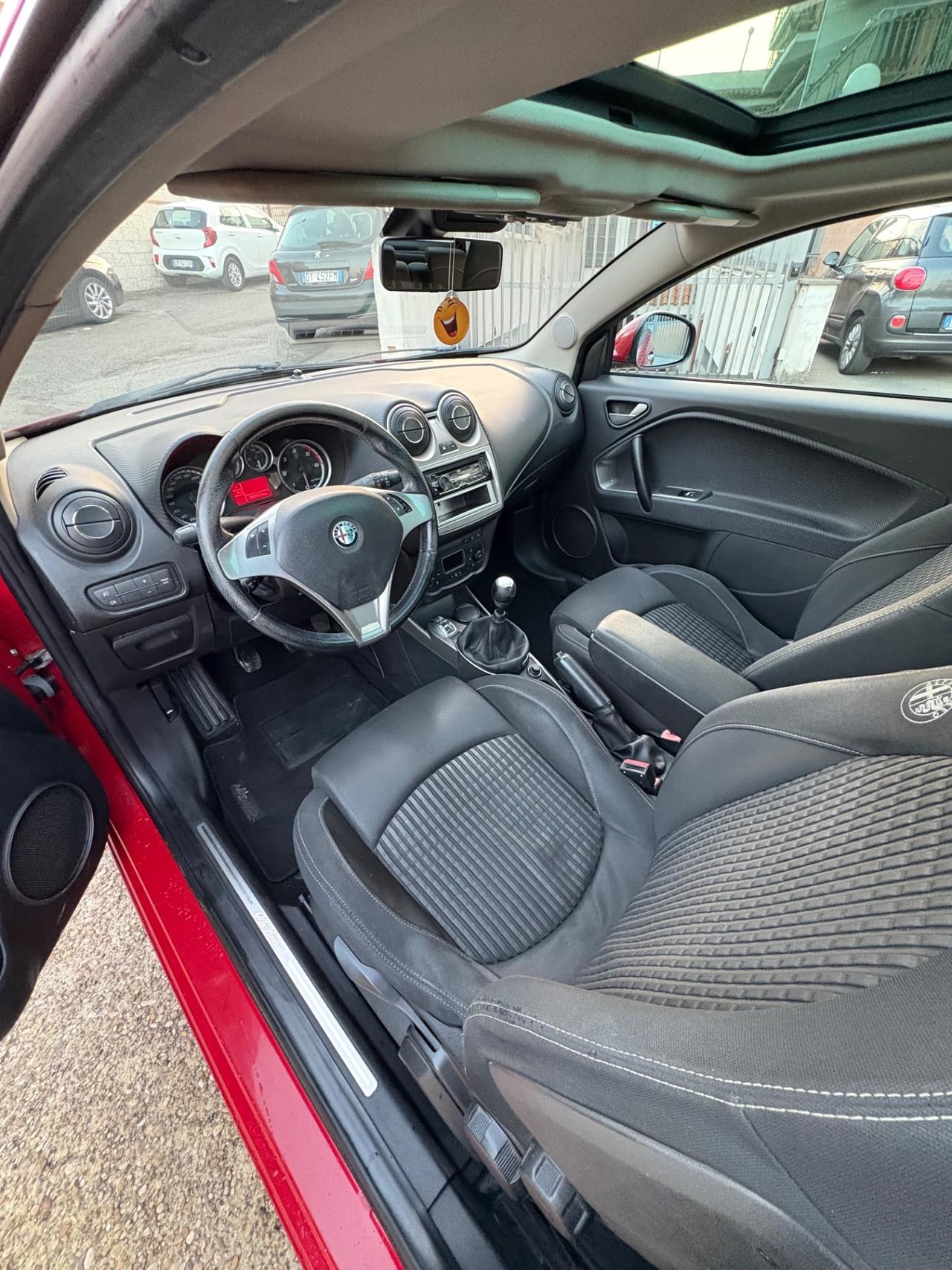 Alfa Romeo MiTo 1.6 JTDm 16V Distinctive Sport Pack