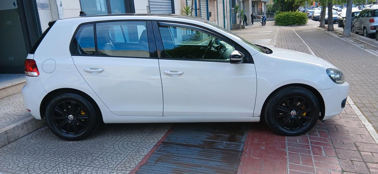 Volkswagen GOLF 1.6 TDI DPF 5p. HIGHLINE