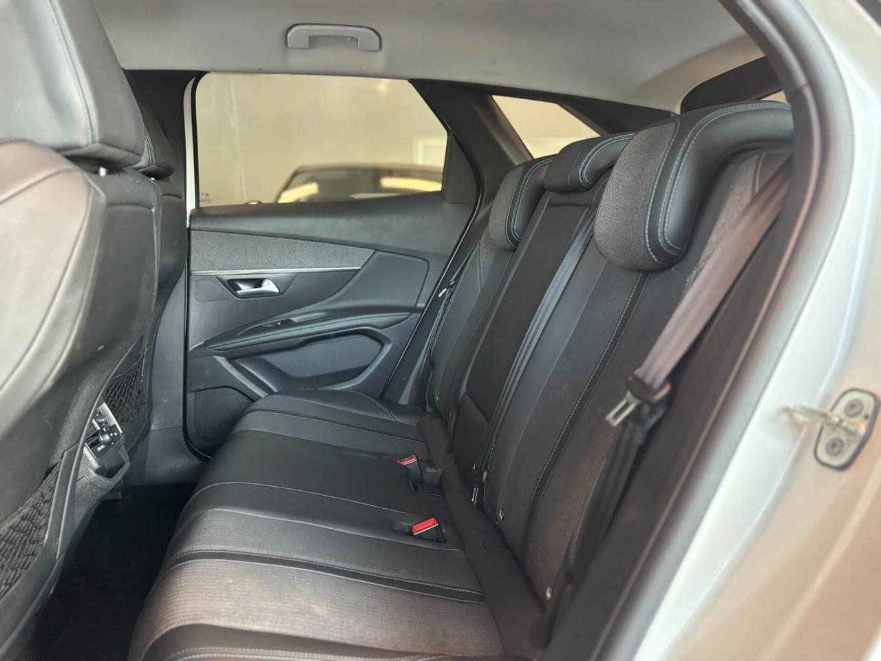 Peugeot 3008 BlueHDi 130 S&S Allure Pack IVA 22%