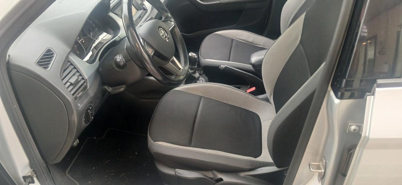 Neopatentati Skoda Fabia 1000 benzina