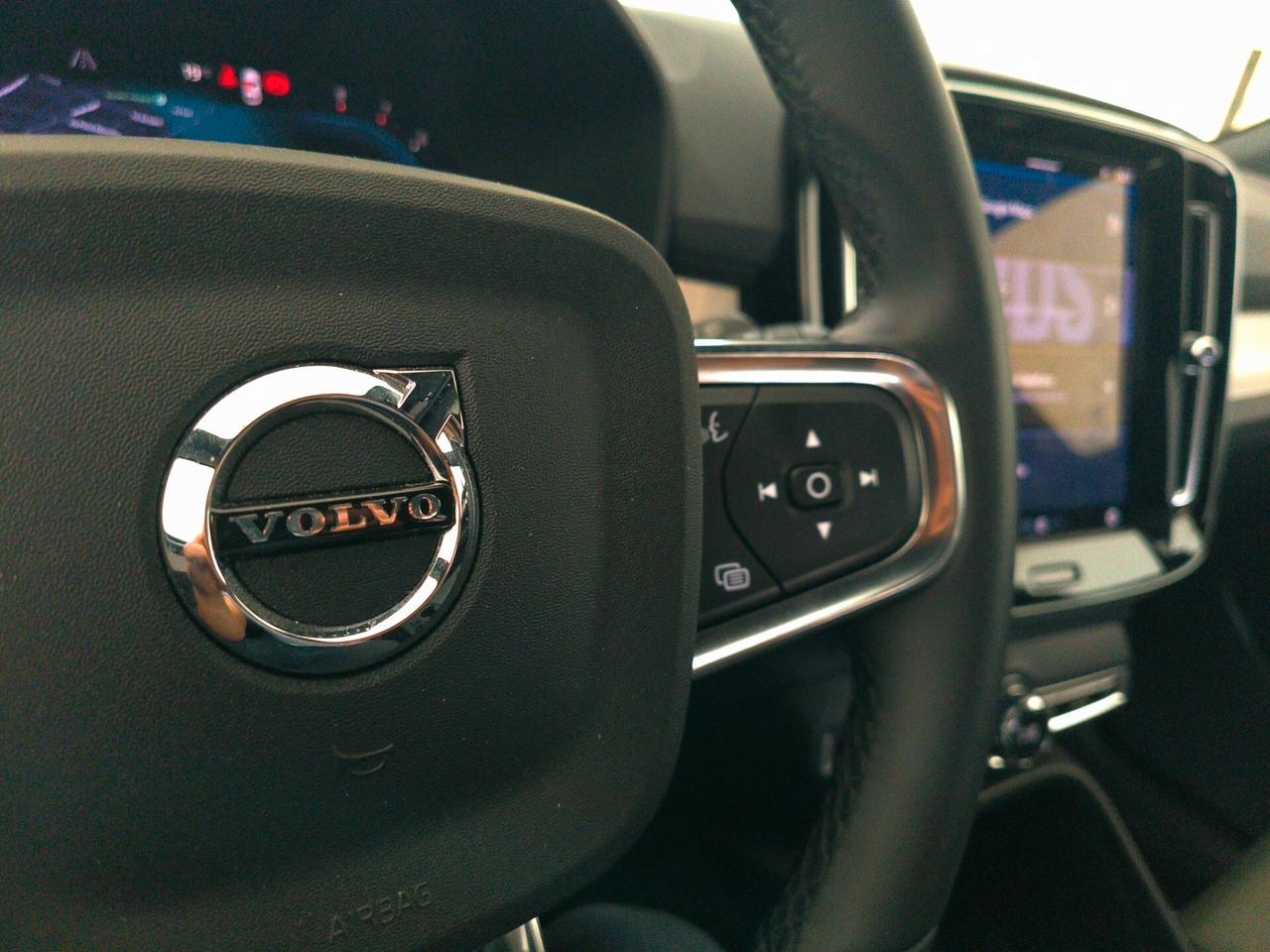 Volvo XC40 B3 automatico Core