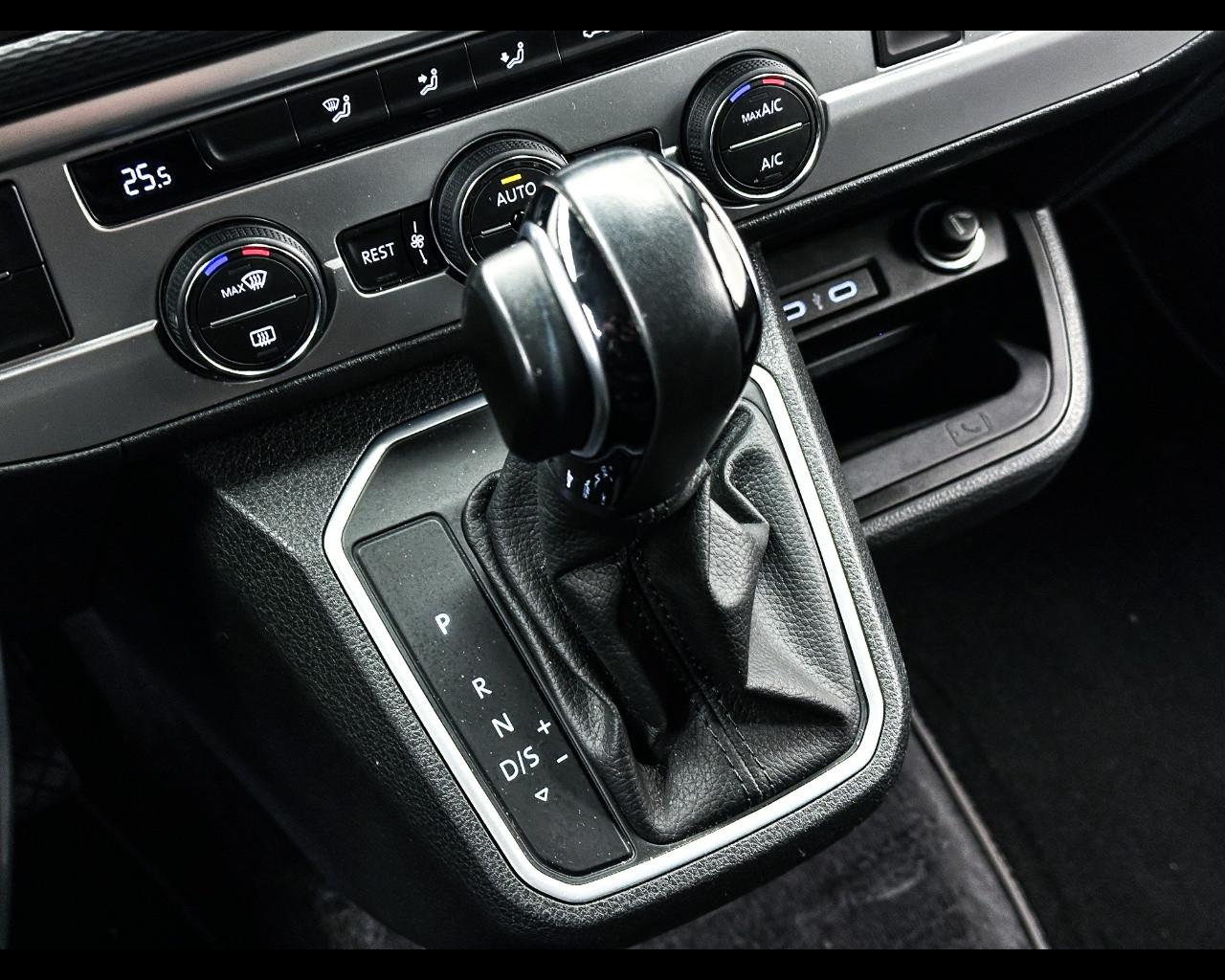 VOLKSWAGEN Multivan 6ª '15-'24 - Multivan 2.0 TDI 150CV Trendline