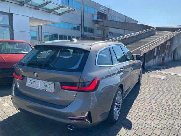 BMW 320 d xDrive Touring Luxury