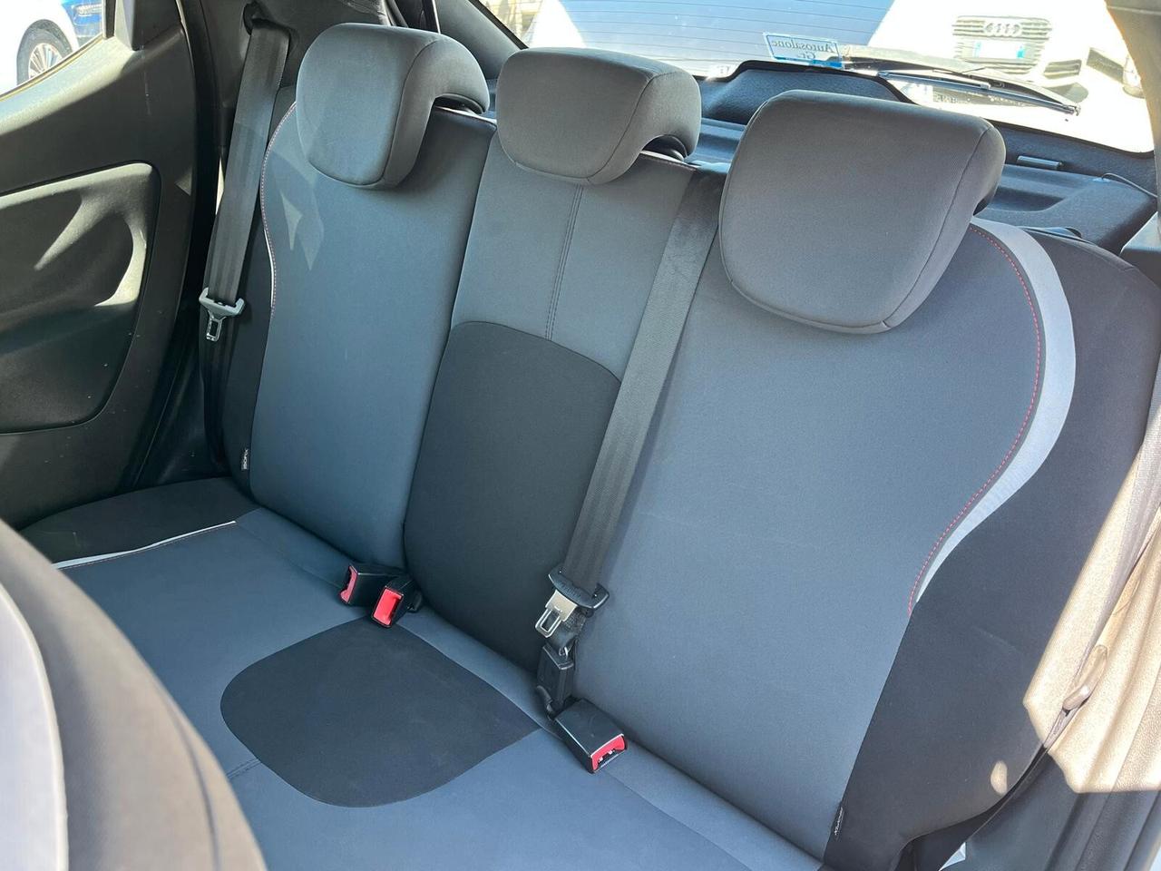 Lancia Ypsilon 1.2 69 CV 5 porte Silver