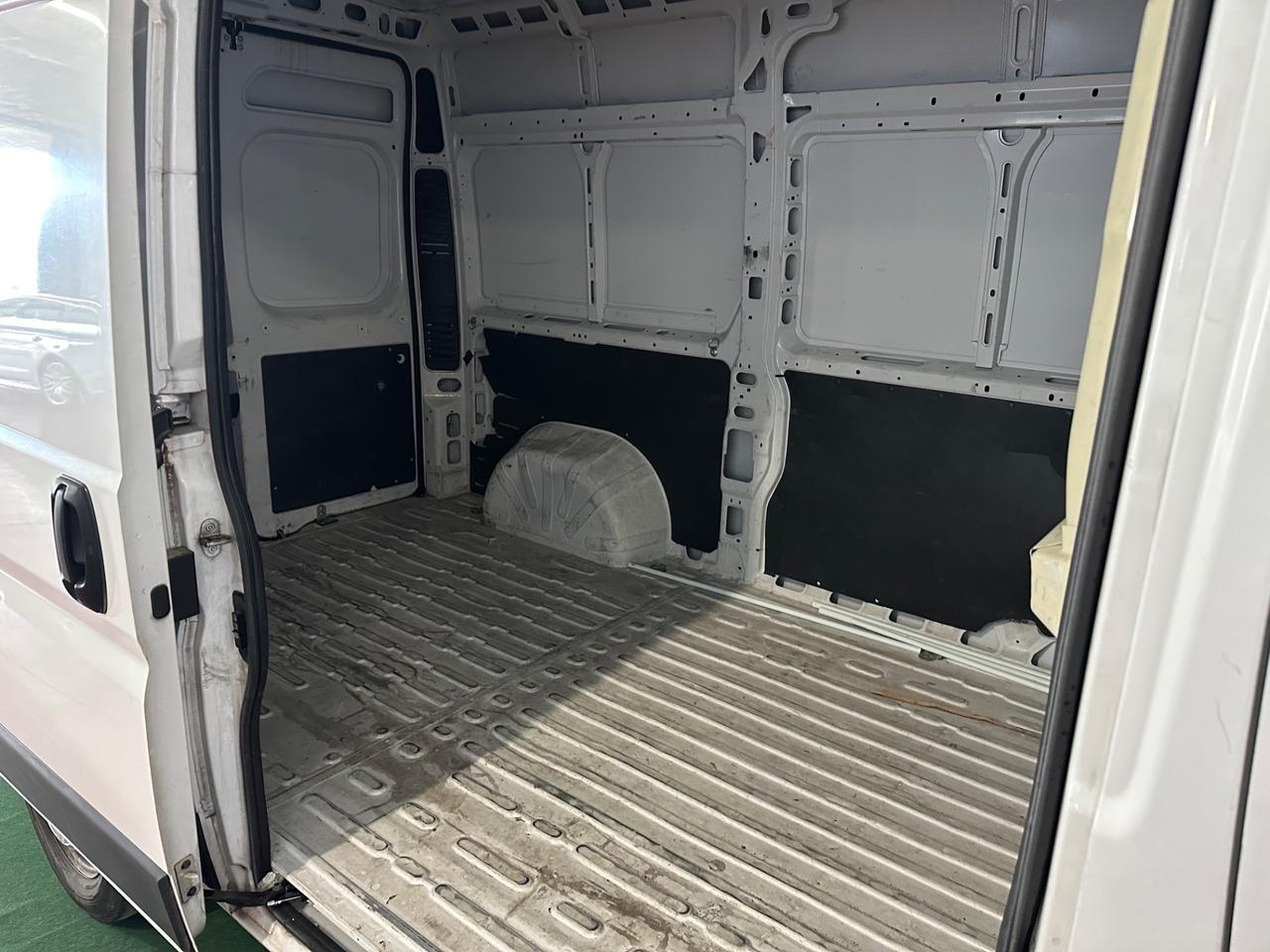 Peugeot Boxer 330 2.2 BlueHDi 140 S&S PC-TN Furgone