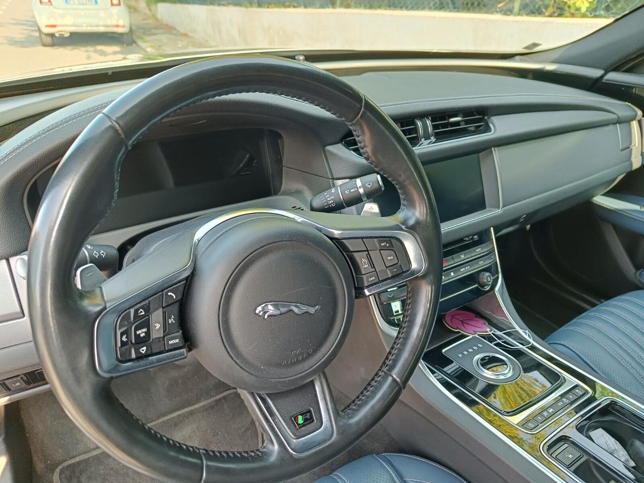 Jaguar XF 2.0 D 240 CV AWD aut. R-Sport