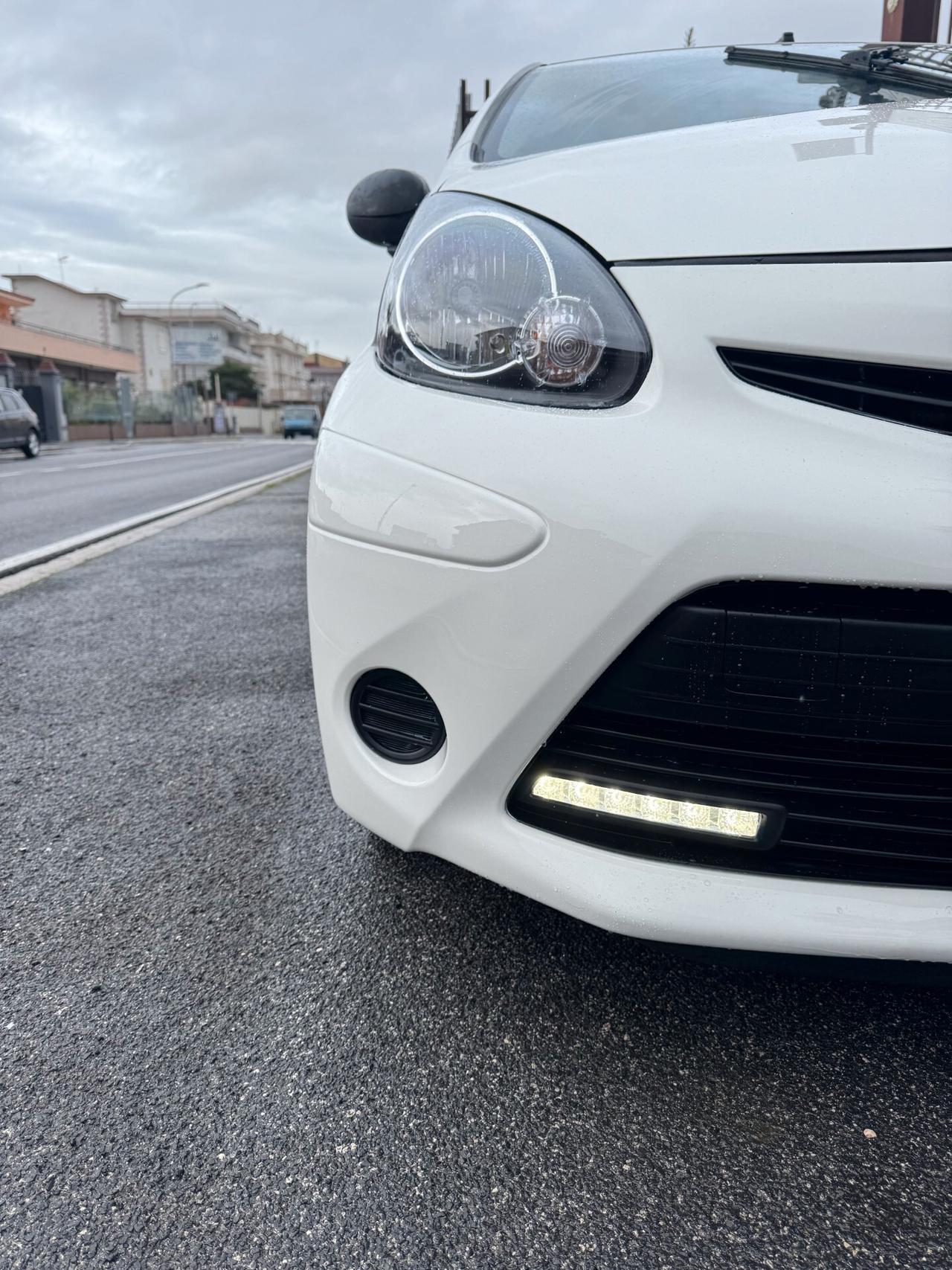 Toyota Aygo 1.0 12V VVT-i 5 porte Lounge Connect