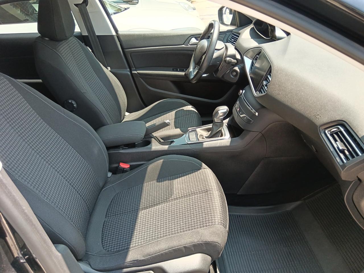 Peugeot 308 1.6 BLUEHDI 120CV NUOVISSIMA