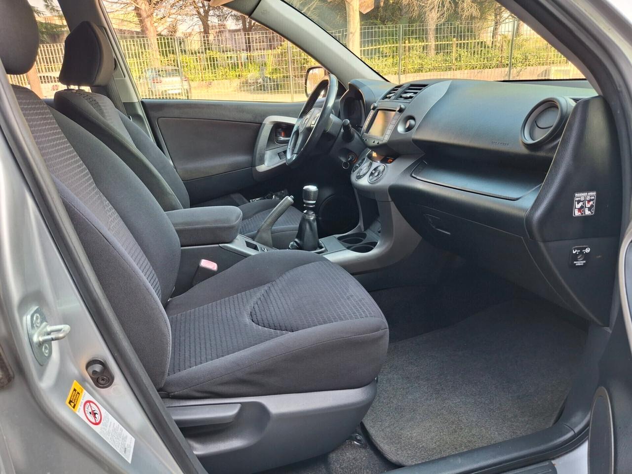 Toyota RAV4-2.2 D-4D 136 CV.*GANCIO TRAINO*NAVI*