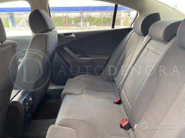Volkswagen Passat 140 CV NAVI,