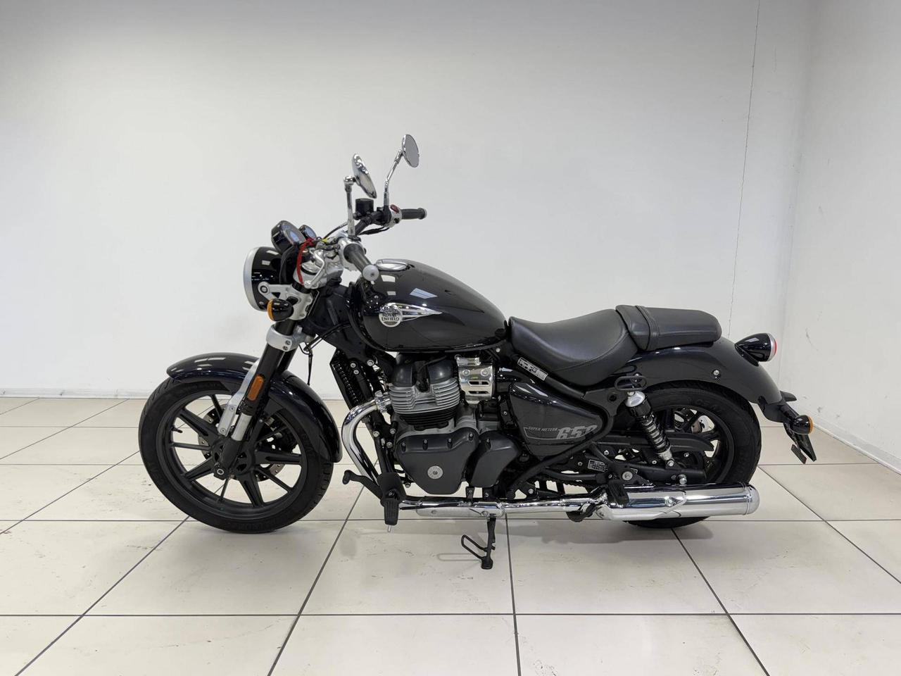 Royal Enfield Super Meteor 650 Astral