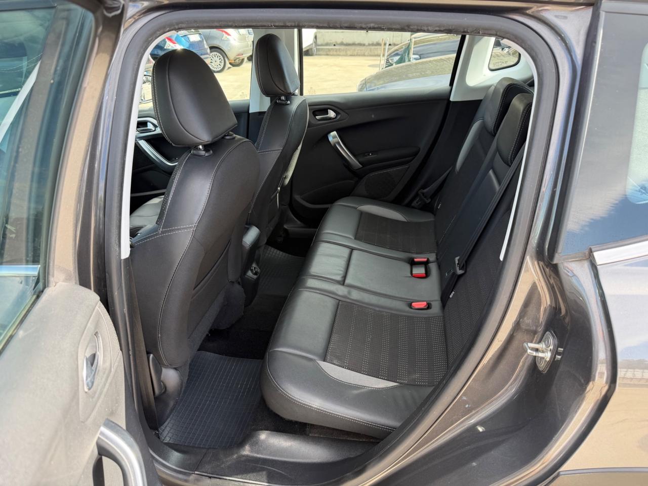 PEUGEOT 2008 1.6 BlueHDI 100 ALLURE/110.000KM