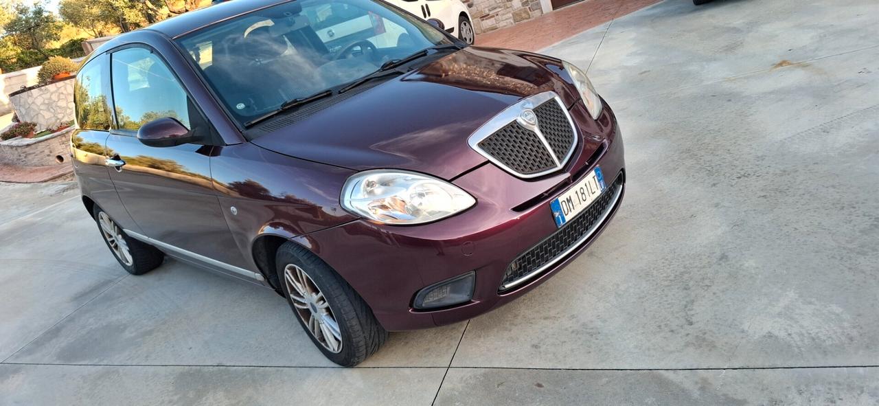 Lancia Ypsilon 1.4 Platino