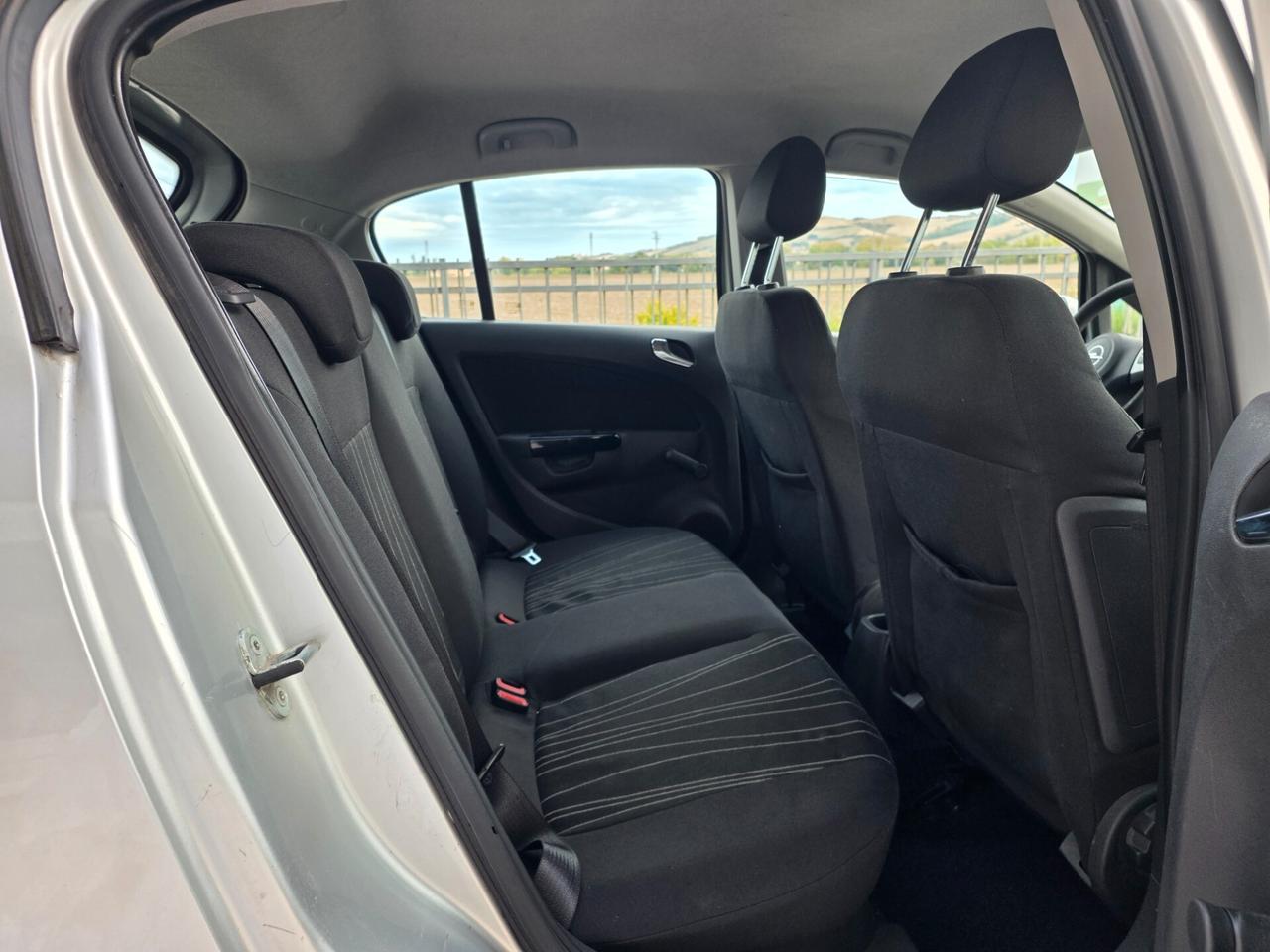 Opel Corsa 1.2 5 porte Cosmo