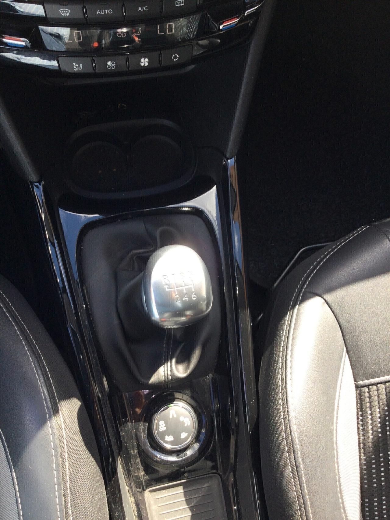 Peugeot 2008 BlueHDi 100 S&S Allure