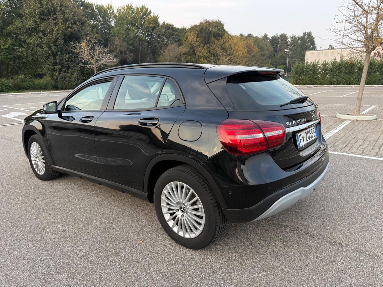 Mercedes-benz GLA 200d Automatic 4Matic Premium*Led*Full