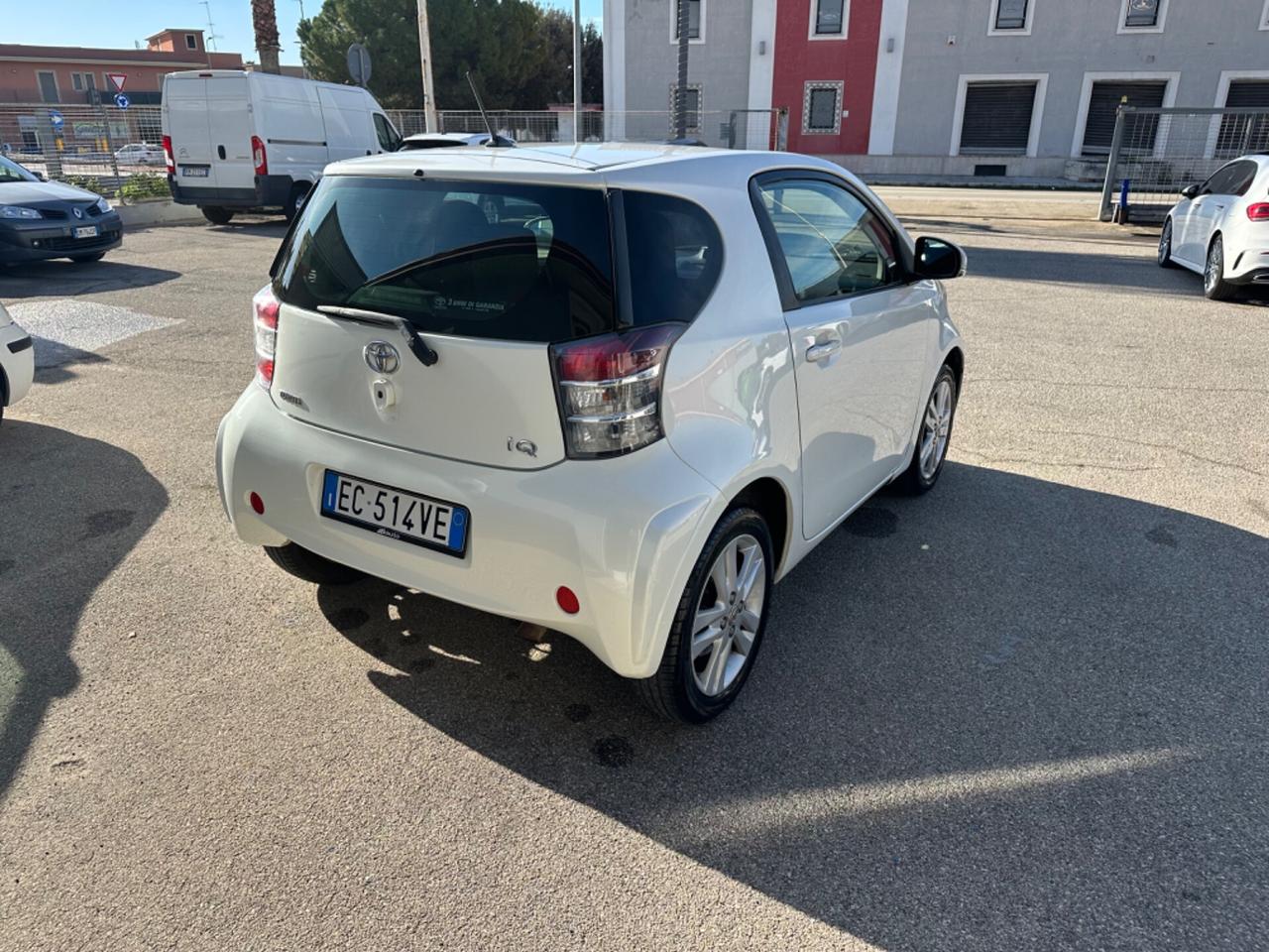 Toyota iQ 1.3 Executive CONFRONTA KM OPTIONAL