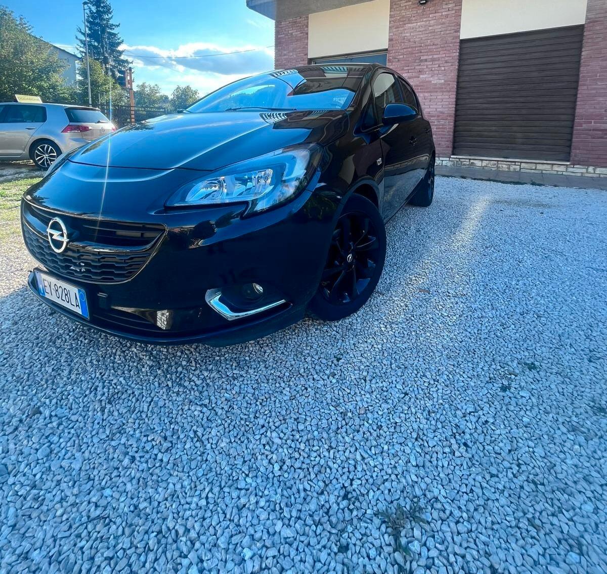 Opel Corsa 1.2 5 porte b-Color