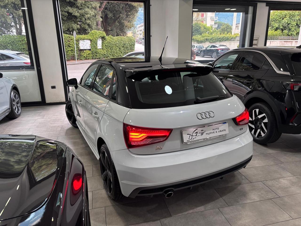 AUDI A1 SPORTBACK 1.4 TDI S-TRONIC S-LINE