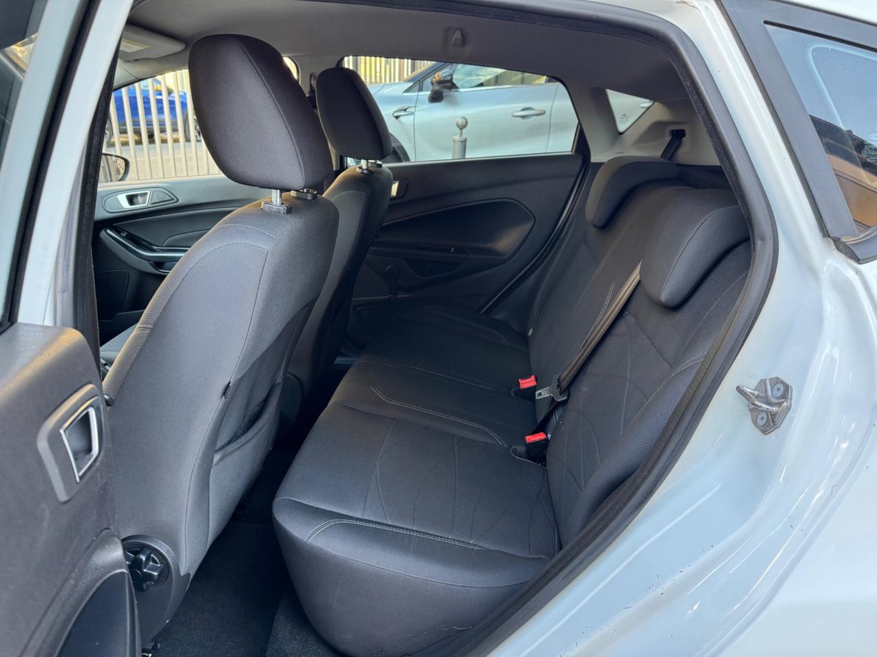 Ford Fiesta 1.4 5 porte GPL Business