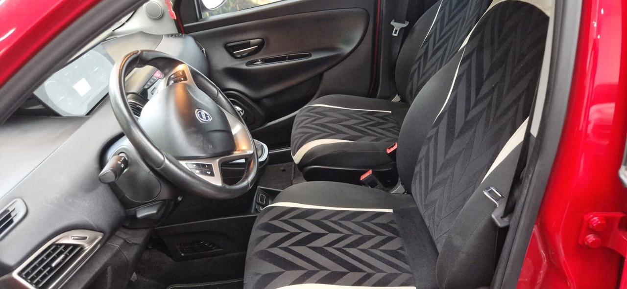 Lancia Ypsilon 1.2 69 CV 5 porte Gold