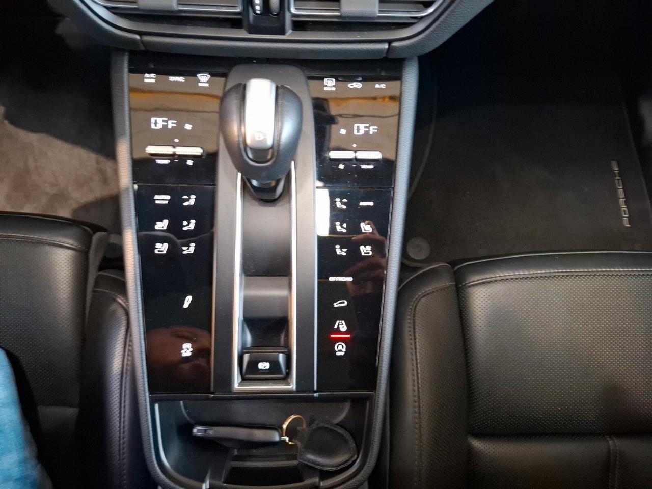 Porsche Macan 2.0 T PDK FULL OPTIONALS NOLEGGIO lungo termine