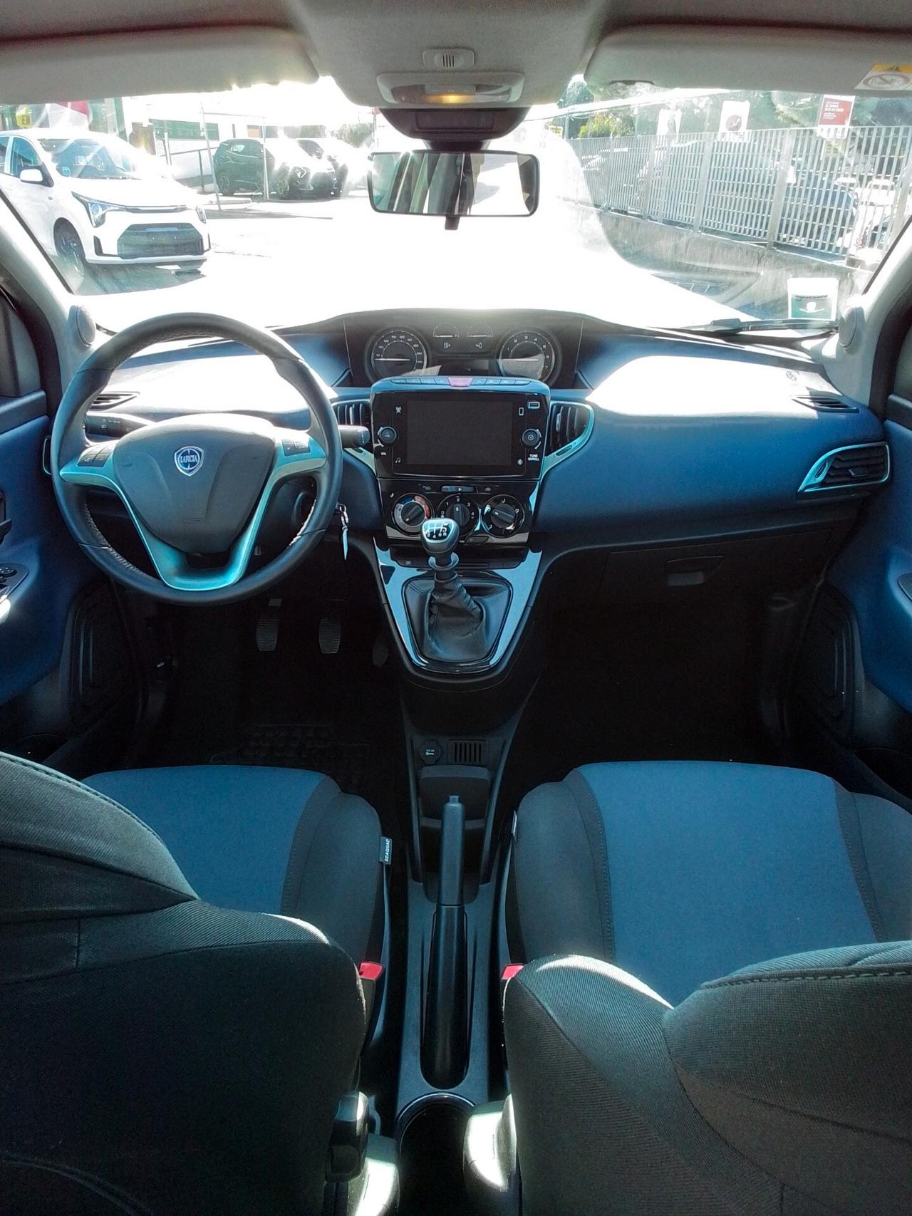 Lancia Ypsilon 1.0 FireFly 5 porte S&S Hybrid Platino