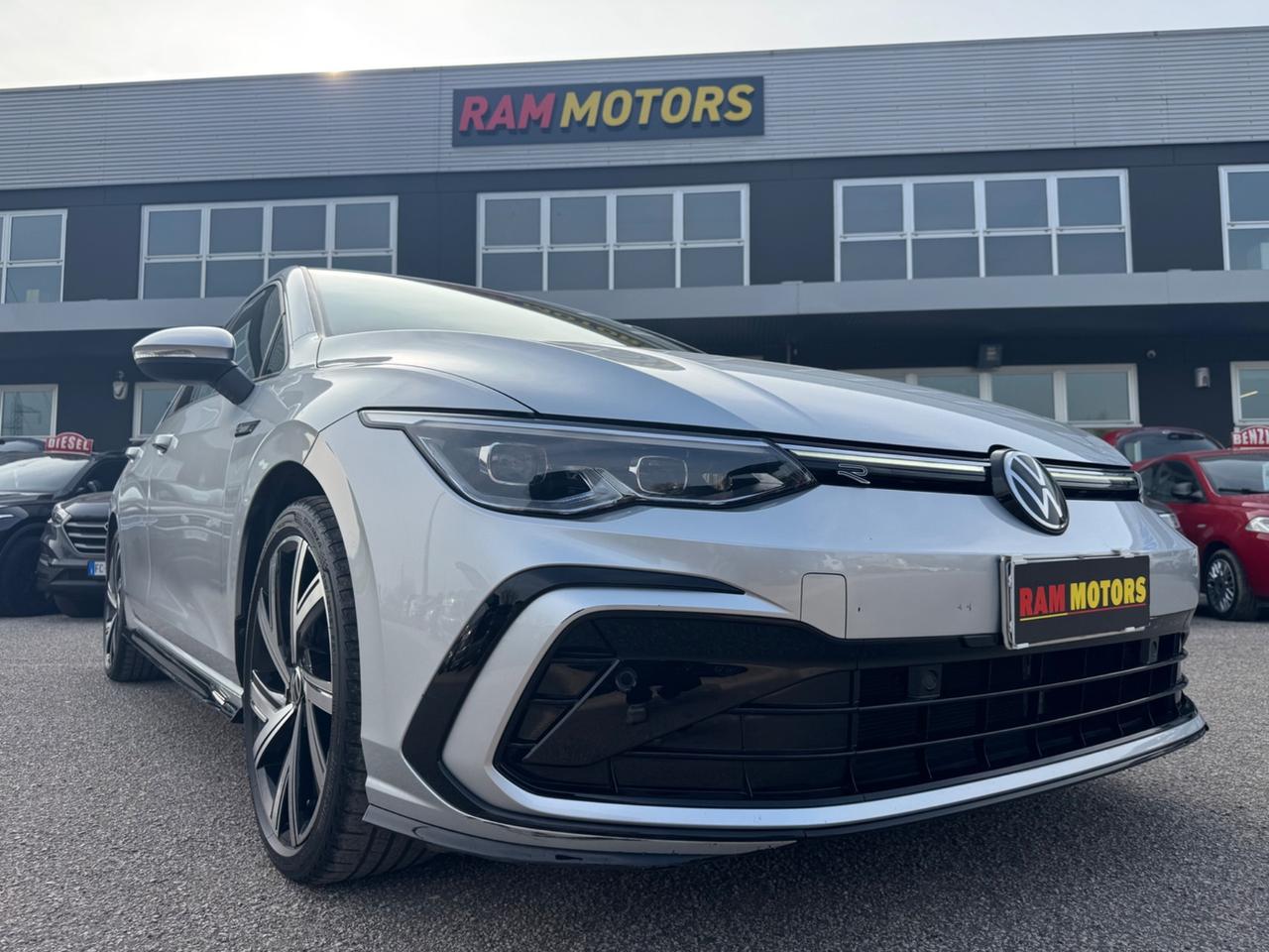 VOLKSWAGEN GOLF 8 R-LINE DSG 1.5 eTSI 150 CV EVO ACT