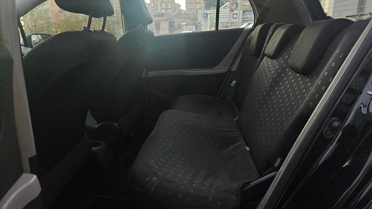 Toyota Yaris 1.0 benzina 5 porte