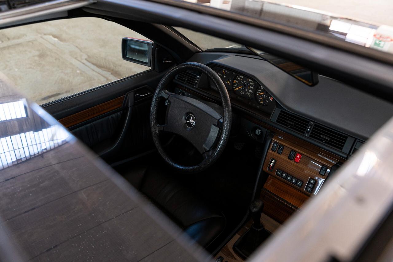 Mercedes-benz 300 CE cat Coupé