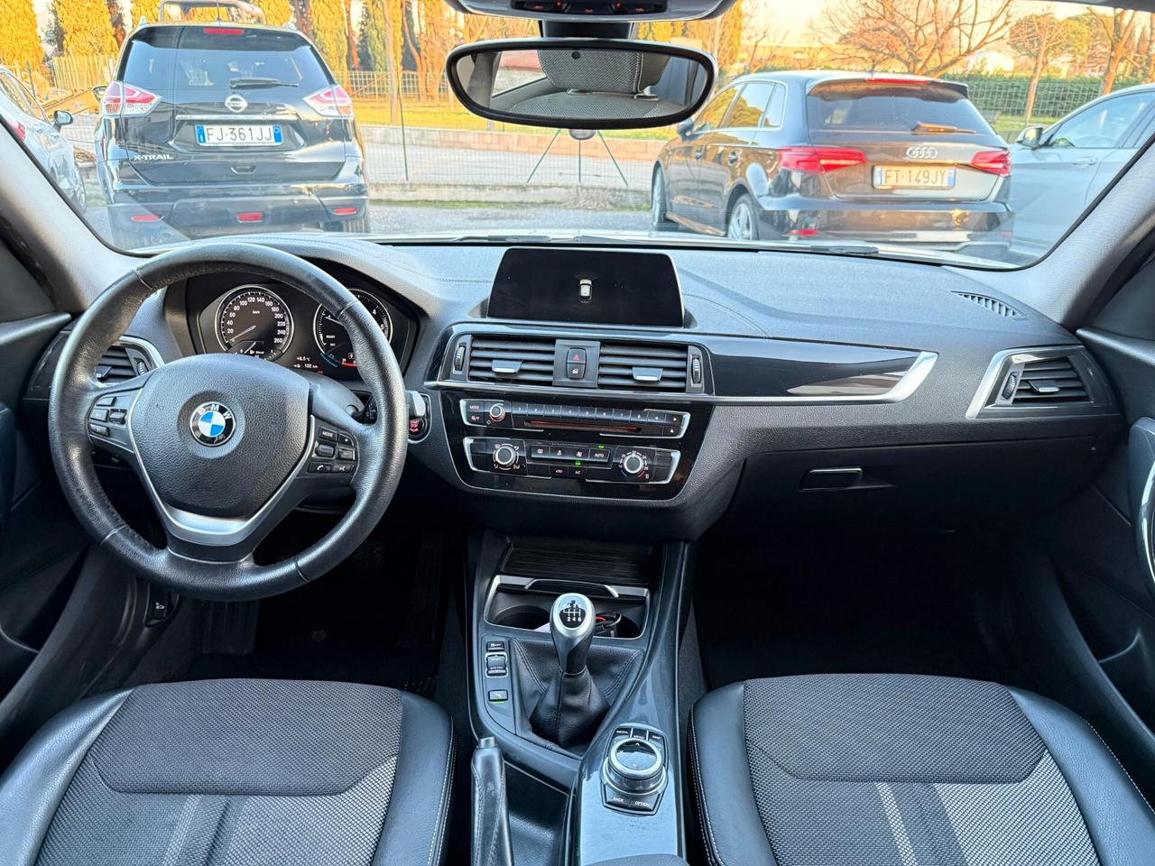 Bmw 116 116d 5p. Urban