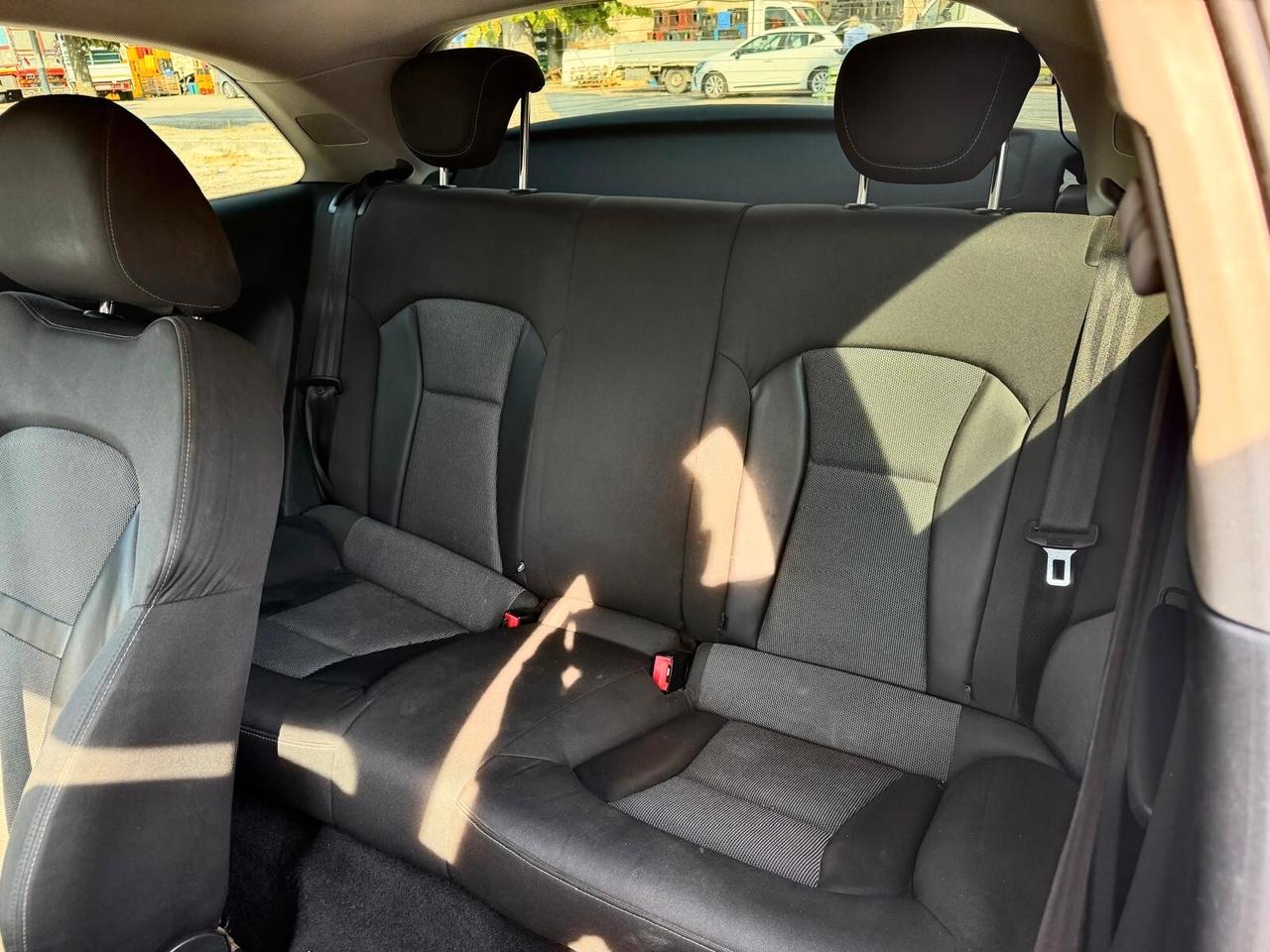 Audi A1 1.6 TDI 105 CV S line edition plus -