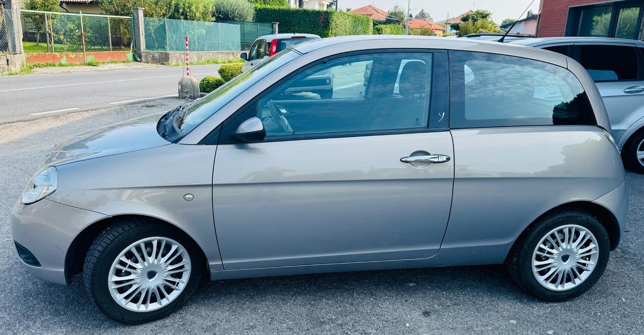 Lancia Ypsilon 1.2 Platino