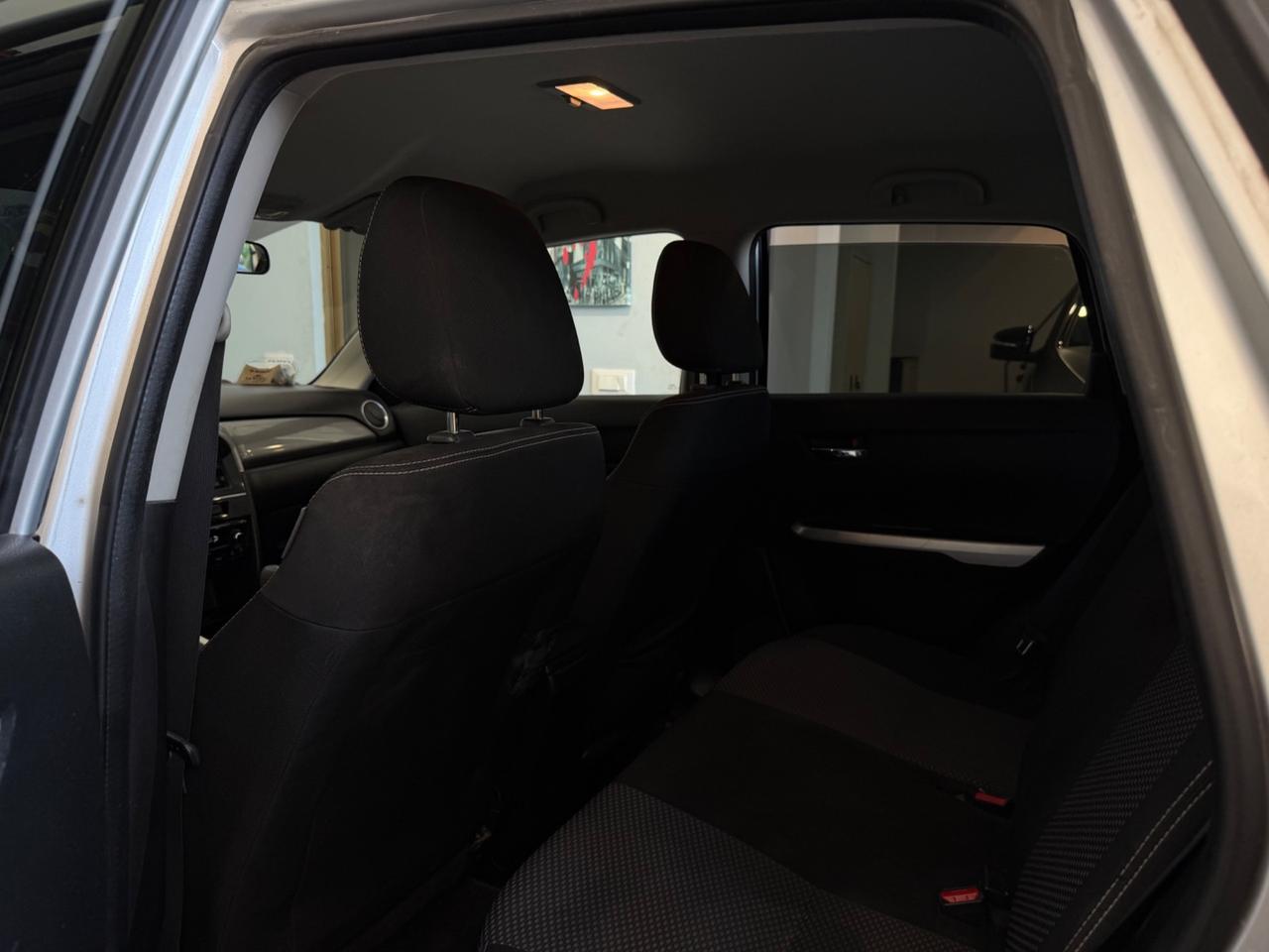 SUZUKI Vitara (2015) (2015) Vitara 1.6 DDiS V-Top (88 kw)