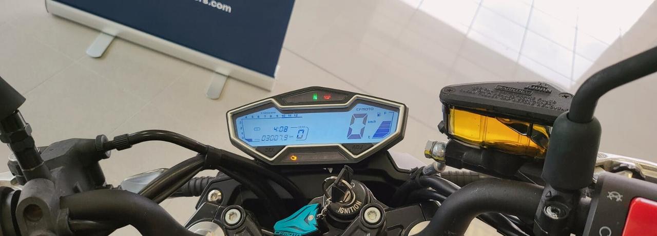Cf Moto 650NK CON SOLO KM3045 - COME NUOVA-GARANZIA 12 MESI ESTENDIBILE FINO A 36 MESI.