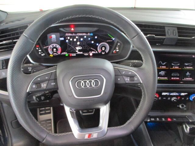 Audi Q3 SUV (35) Blackline 2.0 TDI 150CV S-Tronic