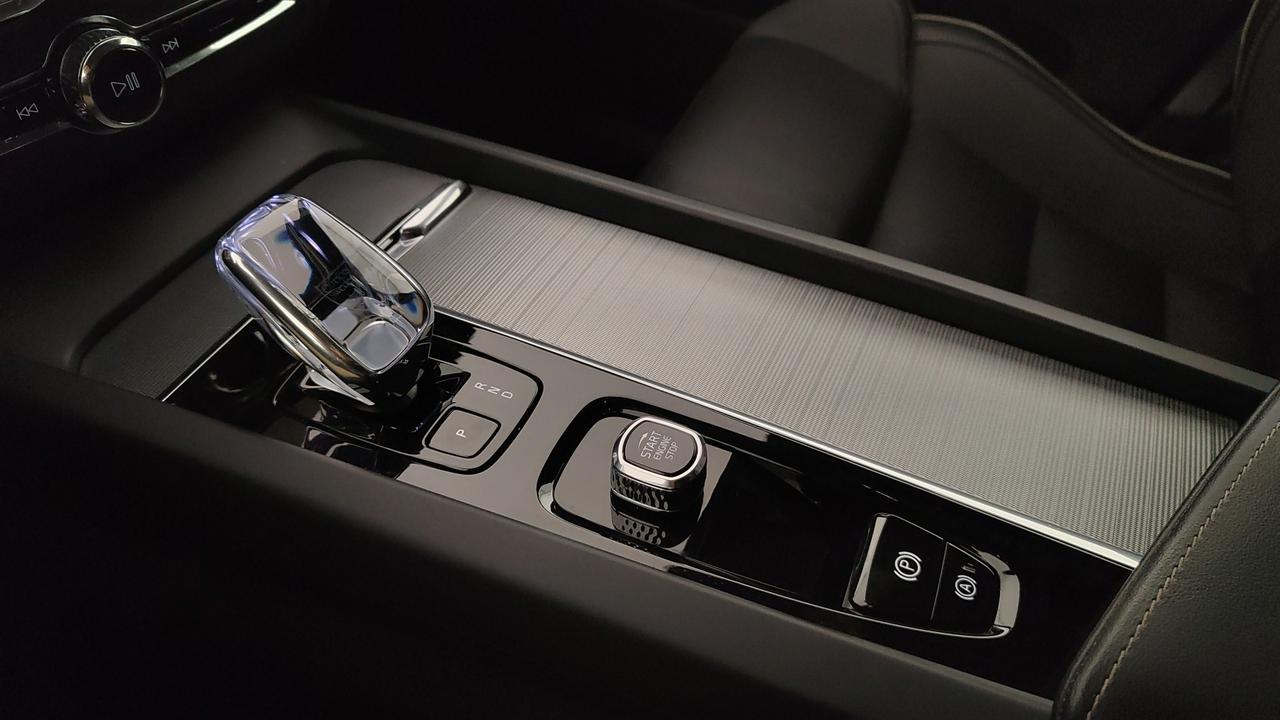 VOLVO XC60 2.0 t6 phev Plus Dark awd auto