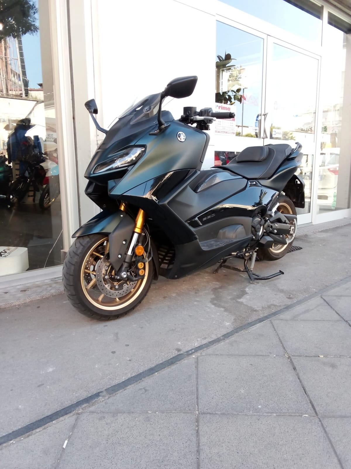 Yamaha TMAX 560 TECH