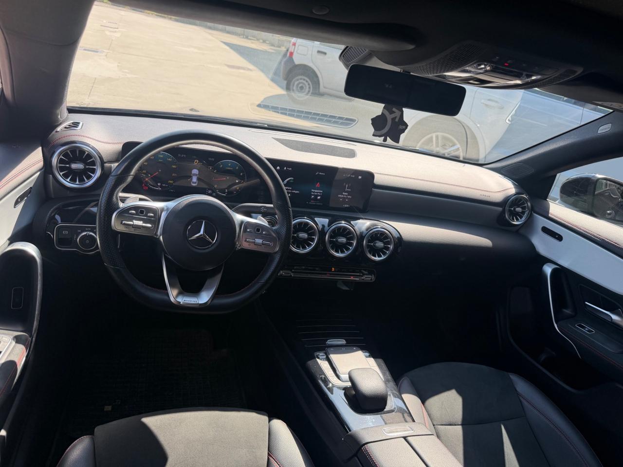 Mercedes-benz CLA 200 Automatic Premium AMG