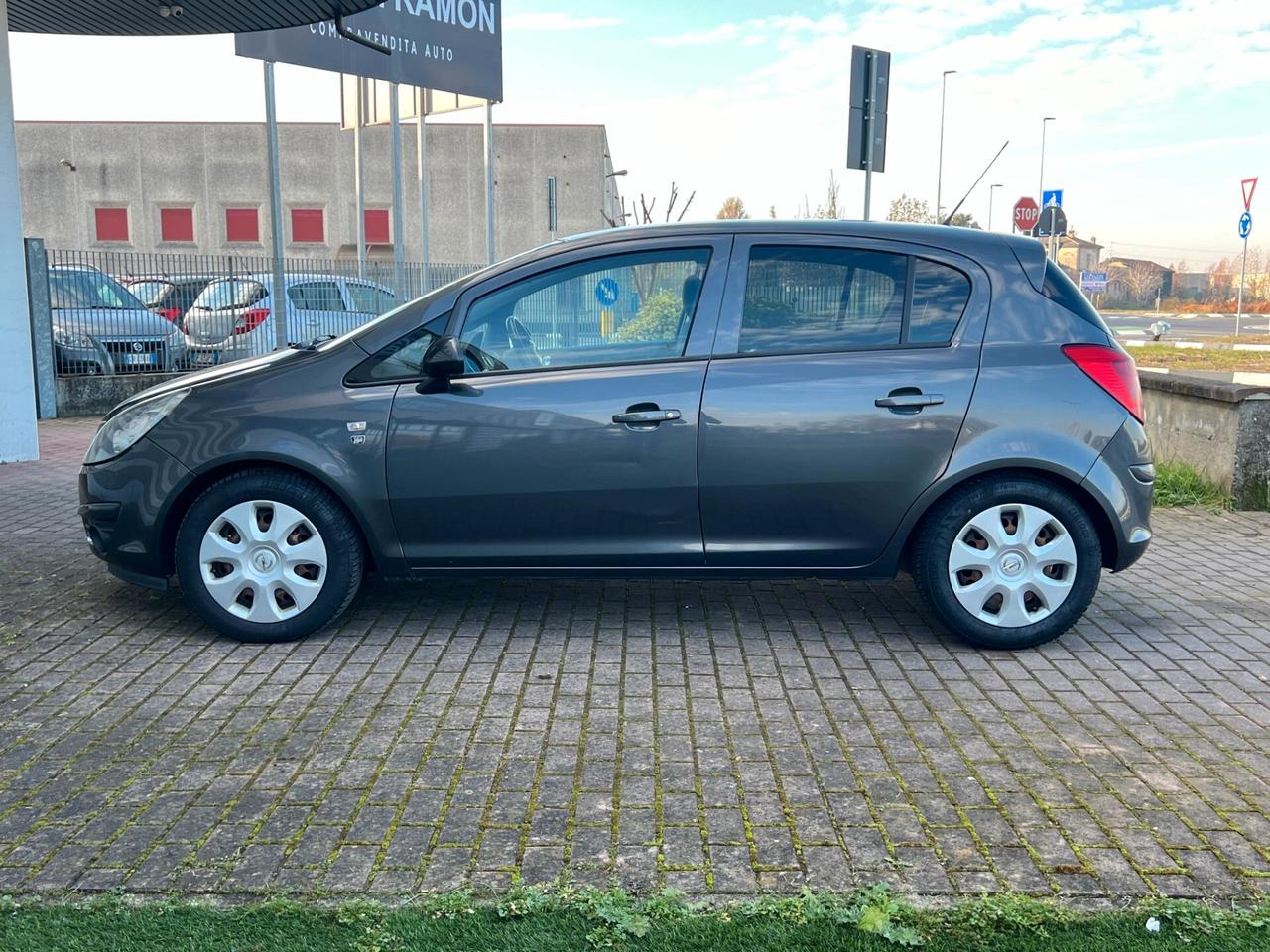 Opel Corsa 1.2 5 porte Club