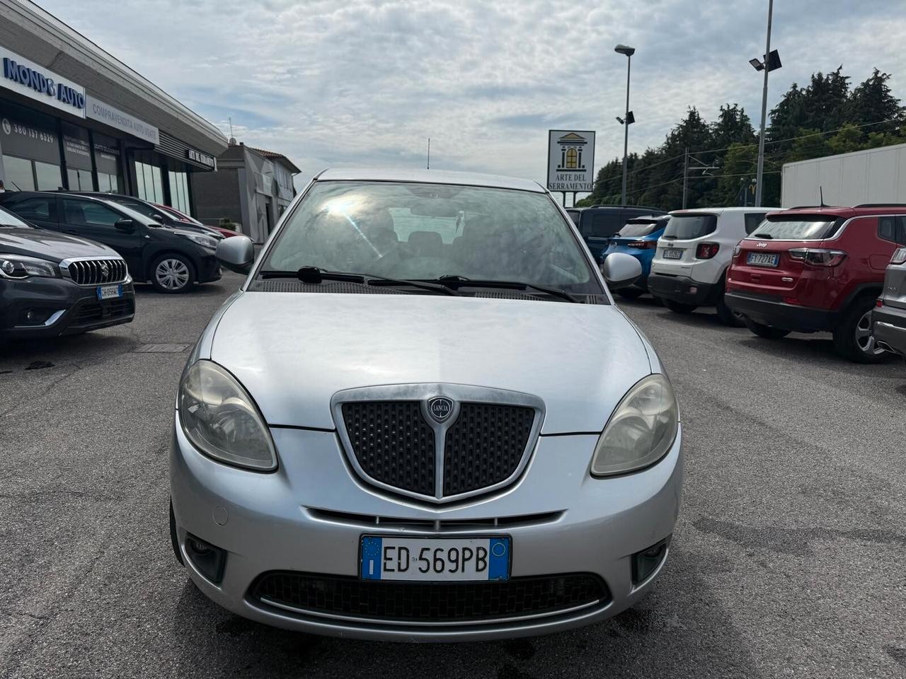 Lancia Ypsilon 1.2 Argento