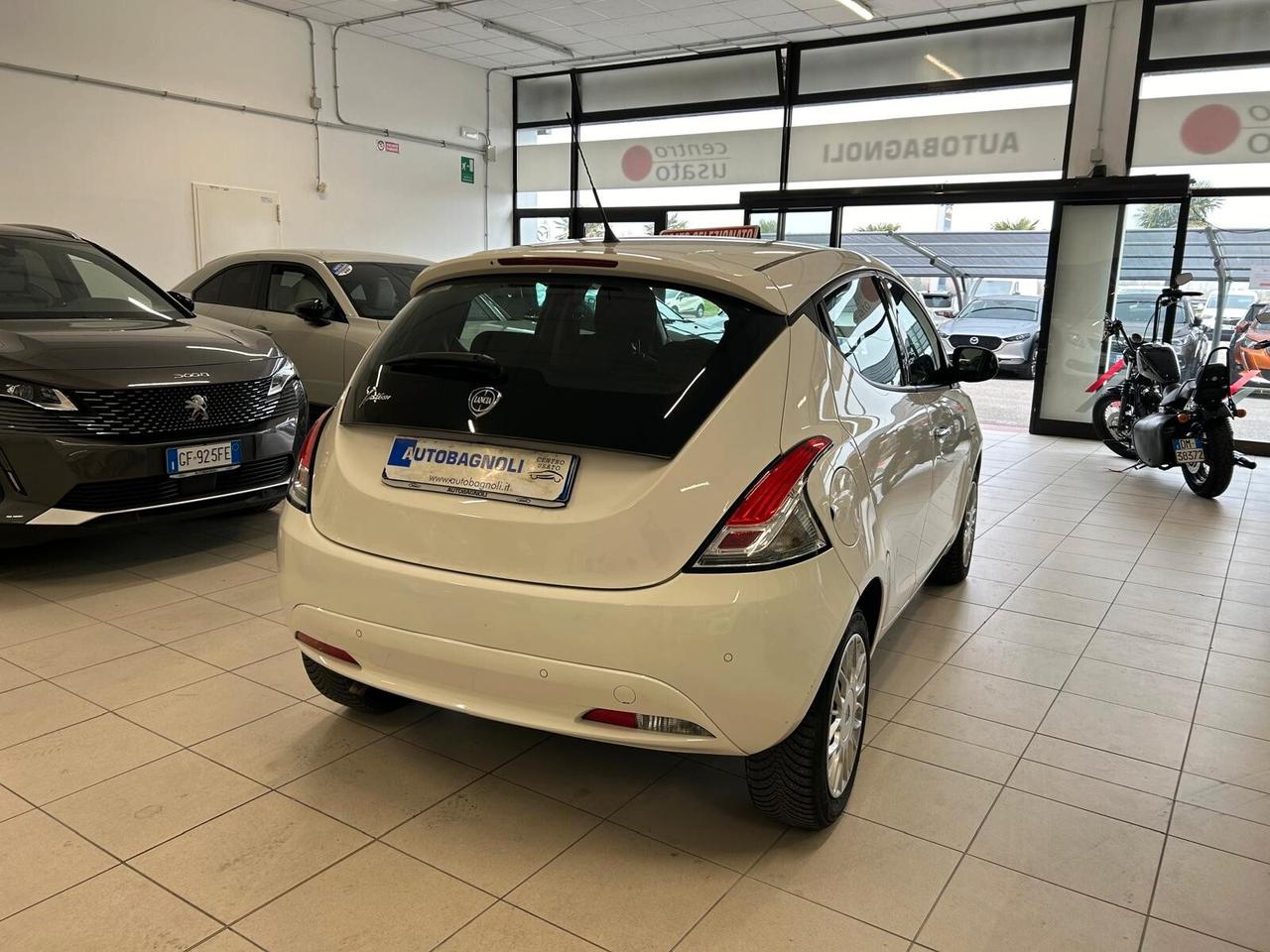 Lancia Ypsilon GOLD 1.2 5 posti 52000 KM